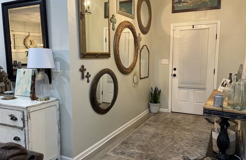 Gulfport House | Cute Country Coastal Cottage 15 minutes from the beach