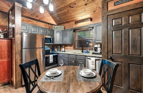 Gatlinburg - Pigeon Forge Cabin | Cute Couples Cabin w/Theater, Hot Tub, Fire Pit!