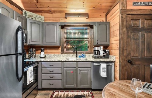 Gatlinburg - Pigeon Forge Cabin | Cute Couples Cabin w/Theater, Hot Tub, Fire Pit!