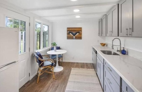 Kailua Apartment | Cute, cozy 1 bed walk to Beach