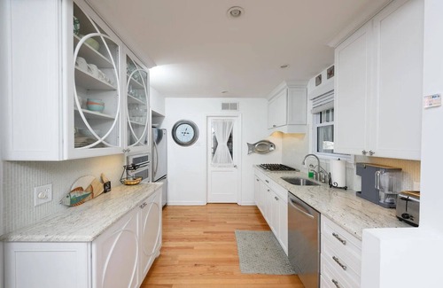 Margate City House | Cute, cozy, and 2 blocks from everything! Off season and summer months available