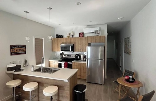 Central Okanagan House | Cute & Cozy at Woodlark