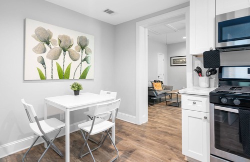 Hapeville Apartment | Cute & Cozy Atlanta Bungalow Close to Attractions!