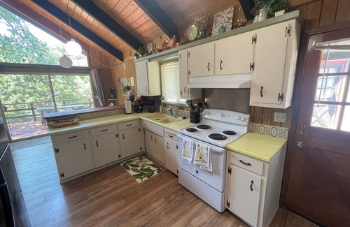 Camp Nelson Cabin | Cute cozy cabin with charm