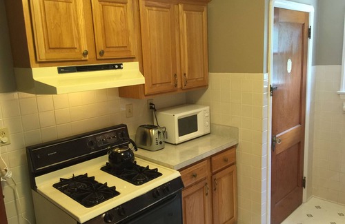 Cleveland House | Cute, Cozy, Comfortable and Close to Everything Cleveland!