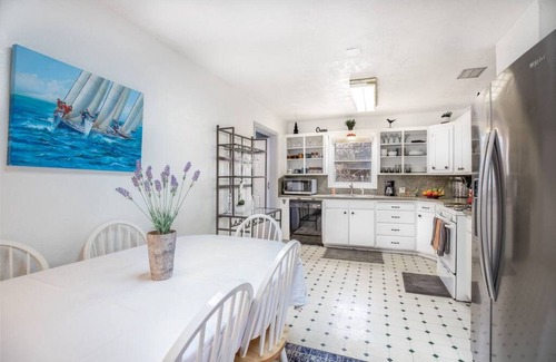 East Millcreek Apartment | Cute, Cozy & Convenient - 20% Off All Ski Rentals!