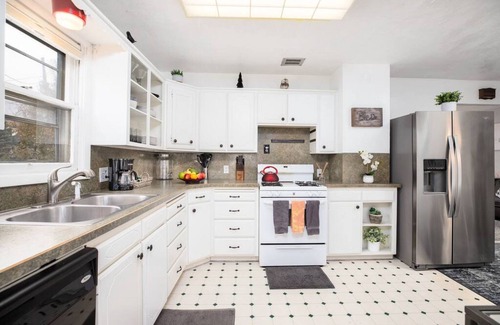 East Millcreek Apartment | Cute, Cozy & Convenient - 20% Off All Ski Rentals!