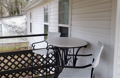 Clarksville House | Cute & Cozy Cottage near Downtown APSU!