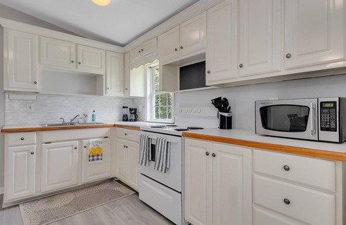 Woodstock House | Cute & Cozy Guest House - Woodstock