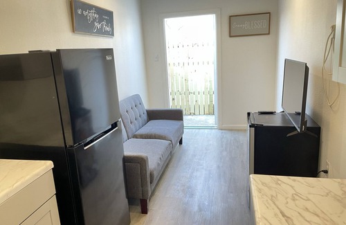 Shearer Hills - Ridgeview Apartment | Cute & Cozy 'Suite' Room for 1