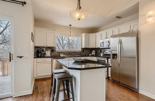 Lafayette House | Cute Duplex for Nature Lovers- Garage and Yard