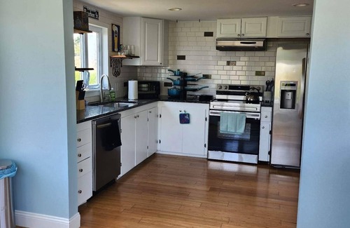 Greenbush House | Cute family home in a beautiful beach town