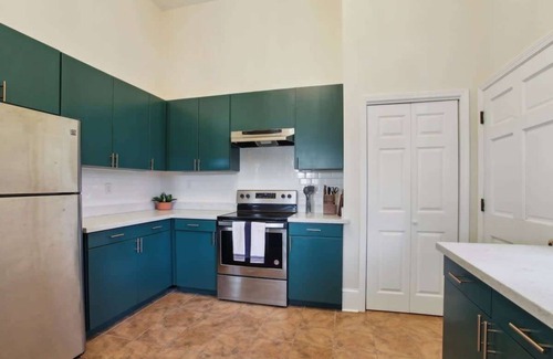 Saint Thomas Development House | Cute Garden Disctrict 4br House by Magazine St