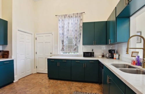 Saint Thomas Development House | Cute Garden Disctrict 4br House by Magazine St