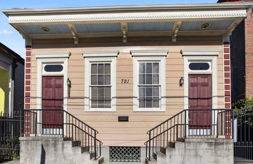 Saint Thomas Development House | Cute Garden Disctrict 4br House by Magazine St
