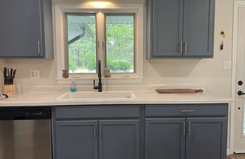 Waupaca House | Cute home across the street from full rec-Chain O Lakes Waupaca