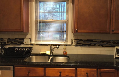 Fayetteville House | Cute house in a central location near cape fear hospital and Fort Liberty.
