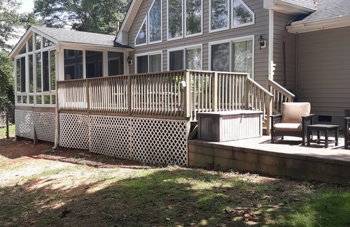 Townville House | Cute House on Lake Hartwell- Dock Access!nPETS ALLOWED!