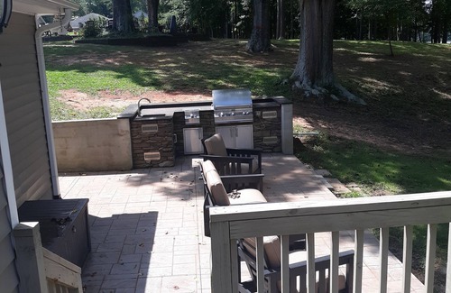 Townville House | Cute House on Lake Hartwell- Dock Access!nPETS ALLOWED!
