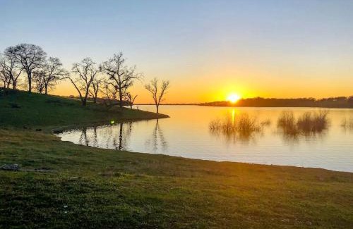 Wheatland Other | Cute, Lakeside Glamping Bell Tent + Amenities, Wheatland, California