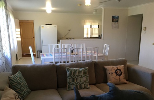 Tin Can Bay House | Cute Little House with air conditioning