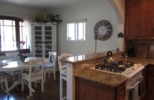 Belmont Shore House | Cute Luxurious Beach house in Trendy Belmont Shore! Short WALK to BEACH !