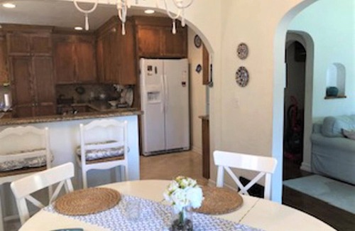 Belmont Shore House | Cute Luxurious Beach house in Trendy Belmont Shore! Short WALK to BEACH !