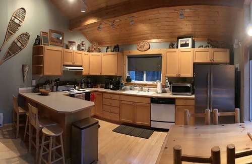 Roslyn Ridge Cabin | Cute Mountain Cabin Near Roslyn, Suncadia, Lk Cle Elum 2 Bedroom + Loft!