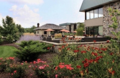 Lake Geneva Condo | Cute n Cozy Nautical Themed Lake Geneva Condo!
