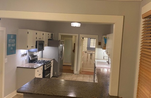 Opelika House | Cute Near Historic District House