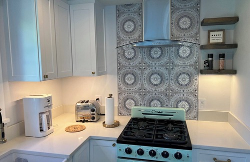 Nantucket Cottage | Cute new stylish one bedroom guest cottage is located 2 miles from town.