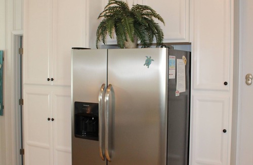Ocean Isle Beach Cottage | Cute! Newly Remodeled Oib Cottage 2nd Row, 3 Blocks From Pier!