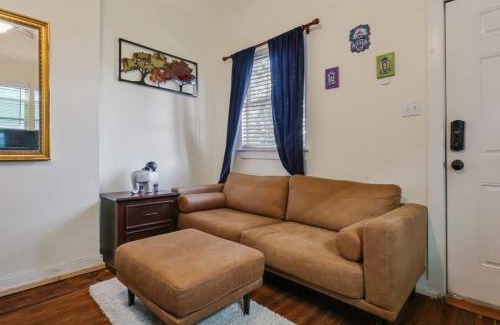 Mid-City House | CUTE QUIET MID-CITY STUDIO - Central Location