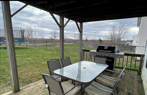Schuylerville House | Cute Raised Ranch - 15 mins from Saratoga Track