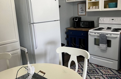 Twin Falls House | cute remodeled 2bed/1bath centrally located in Twin.