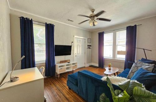 Vollintine-Evergreen Apartment | Cute stay in Memphis