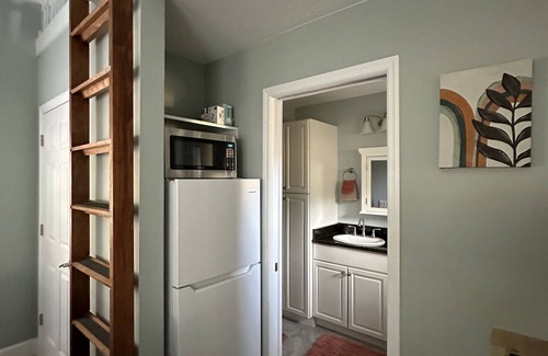 New Smyrna Beach Apartment | Cute Studio just 2 blocks from New Smyrna Beach & Flagler Ave.