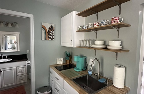 New Smyrna Beach Apartment | Cute Studio just 2 blocks from New Smyrna Beach & Flagler Ave.