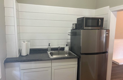 Winter Garden Apartment | Cute Studio on the Bike Trail