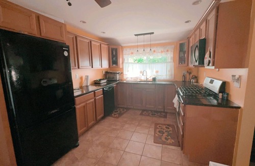Keansburg House | Cute Summer Beach/Party House