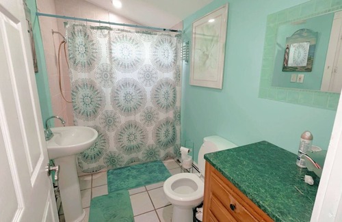 Keansburg House | Cute Summer Beach/Party House