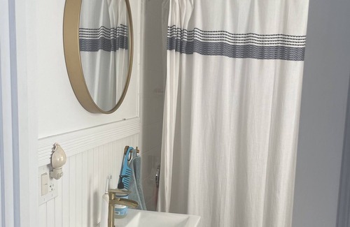 Portsmouth House | Cute townhouse in historic, coastal neighborhood