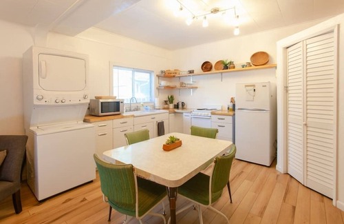 Medford Apartment | Cute vintage style boho apartment near downtown Medford. Convenient to medical and I-5 freeway.