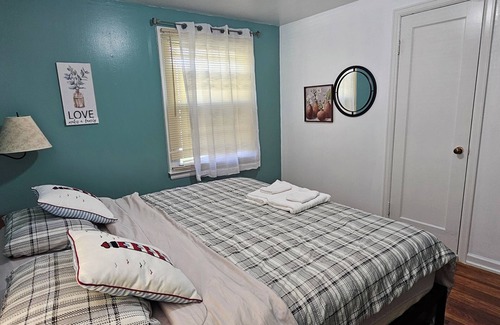 Cheektowaga House | Cute Westbrook home very close to Buff Airport n 30 minutes from Niagara Falls