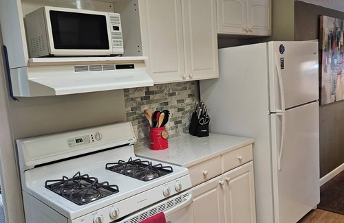 River Terrace House | Cute Westside Craftsman, Walk to Downtown, Large Garage, Cruiser Bikes!
