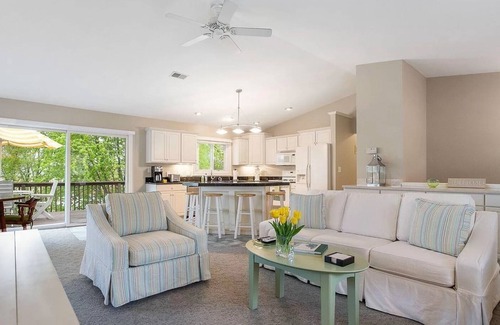 Grand Haven House | Cutest home, close to boardwalk, downtown, restaurants, and beach