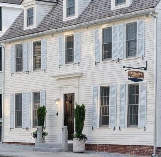 Newburyport Hotel | Cutwater Inn & Suites