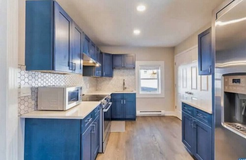 Charlottesville House | Cville Cottage Large groups, Cozy home, Min to UVAn