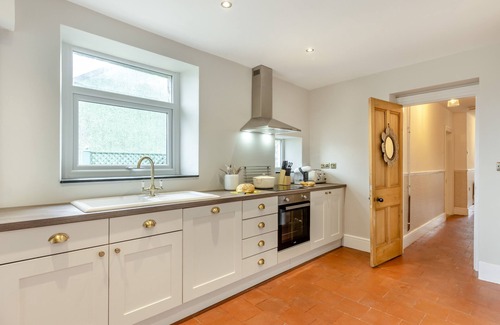 Llwyngwril House | Cwtch Cottage - Three Bedroom House, Sleeps 6