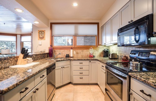 Steamboat Springs Condo | CX222 | Best Ski In/Out Property | Winter Shuttle | Hot Tub | Pool